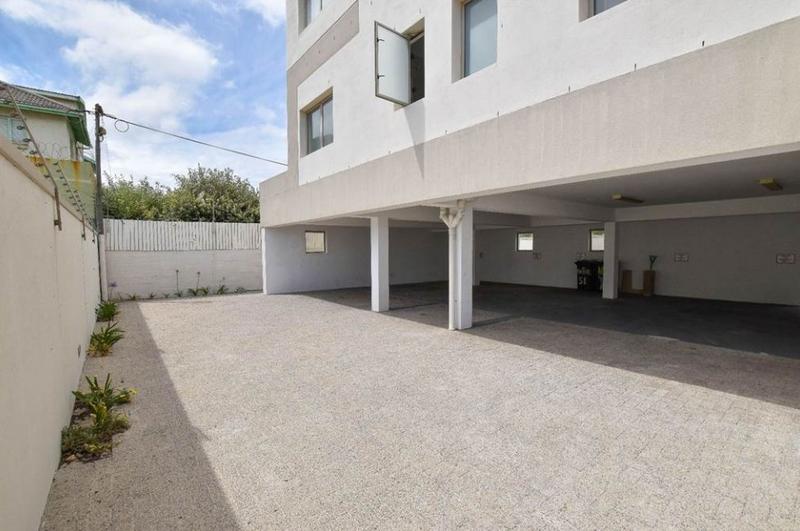 To Let 2 Bedroom Property for Rent in Muizenberg Western Cape